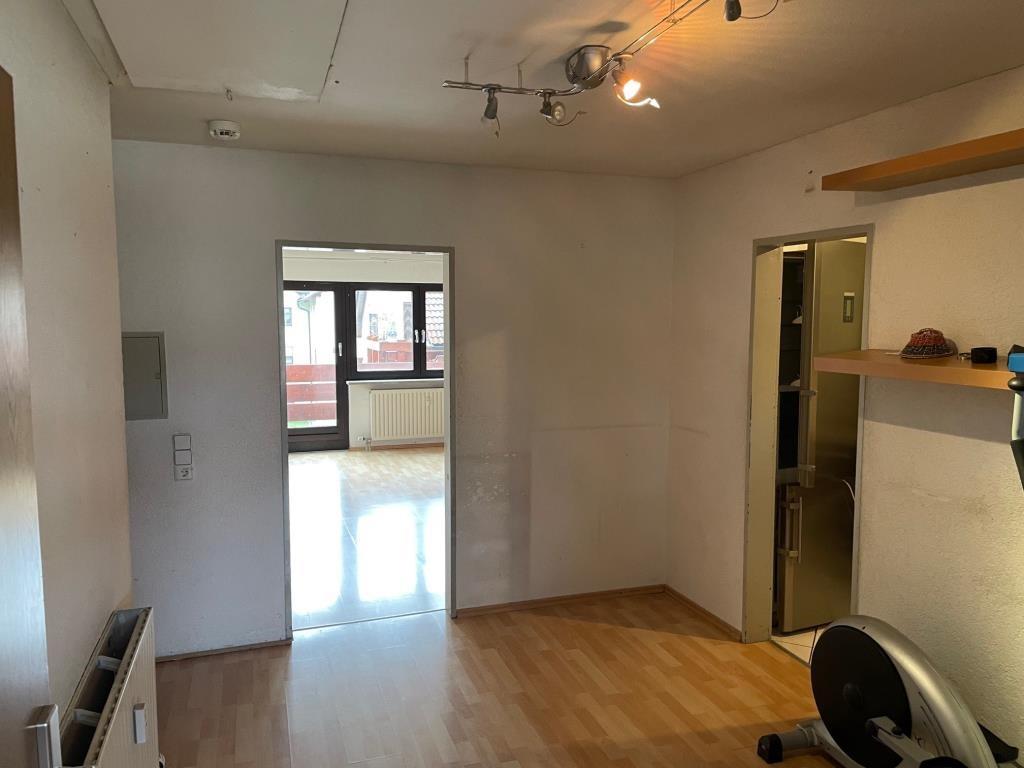 Verlieben Sie diese gemütliche 3,5 Zimmer-Wohnung mit Süd-Balkon! - Flur (42207)