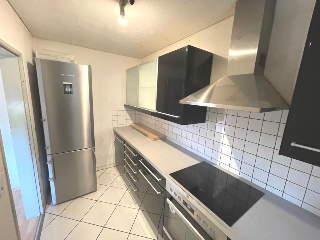 Attraktive Gelegenheit! Interessante 3,5 Zimmer-Wohnung mit sonnigem Balkon! - Küche (37610)