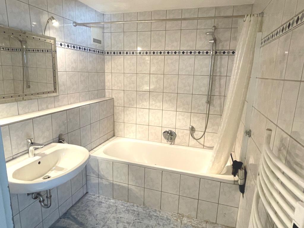 Wohntraum erfüllen! Großartige 3,5 Zimmer-Wohnung in bester Wohnlage! - Bad (42952)