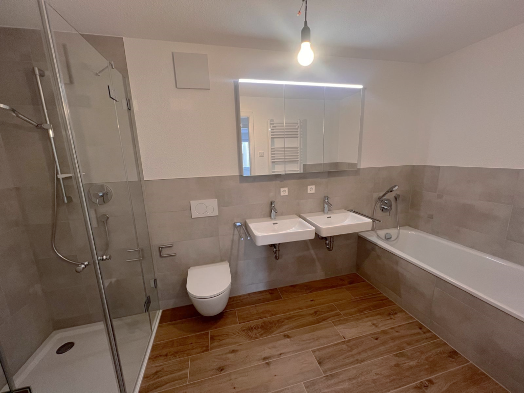 Exklusiver Flair! 4 Zimmer-Neubauwohnung ideal für die ganze Familie! - Bad (42963)