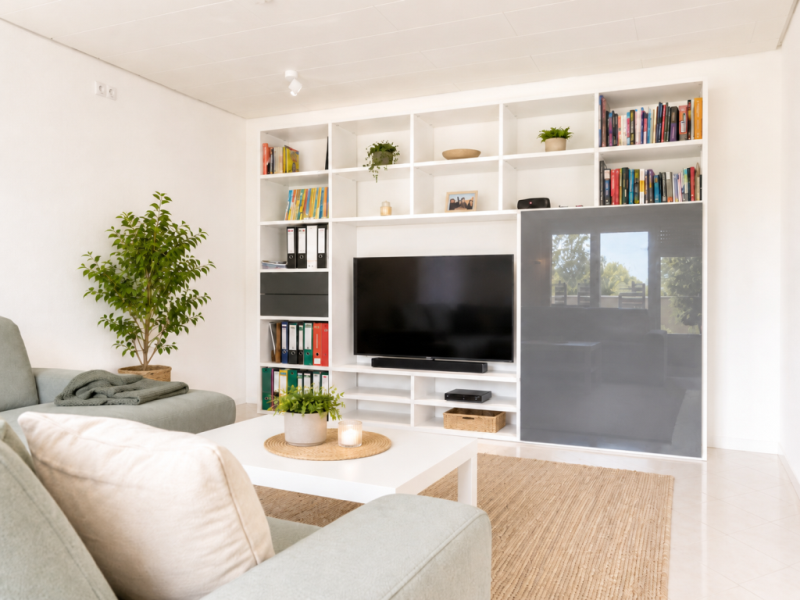 Aussicht genießen! Charmantes 3,5 Zimmer-Penthouse zum Verlieben! - Wohnzimmer (49855)