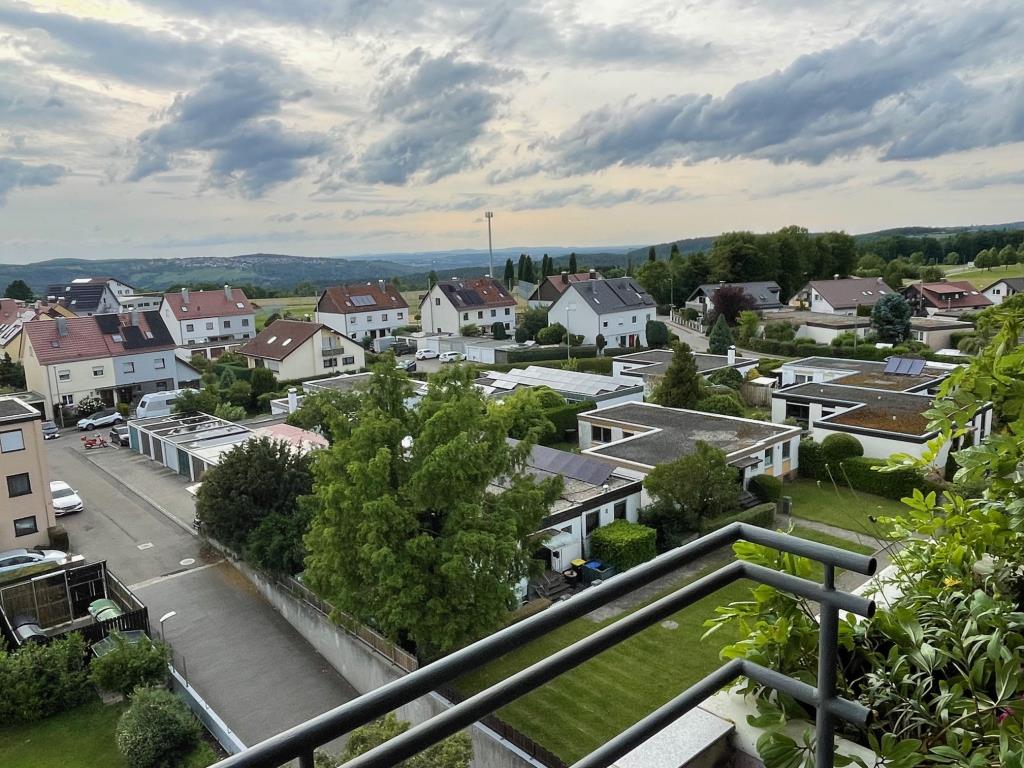 Interessantes Angebot! Gemütliche 2,5 Zimmer-Wohnung mit Balkon! - Balkonaussicht (36808)