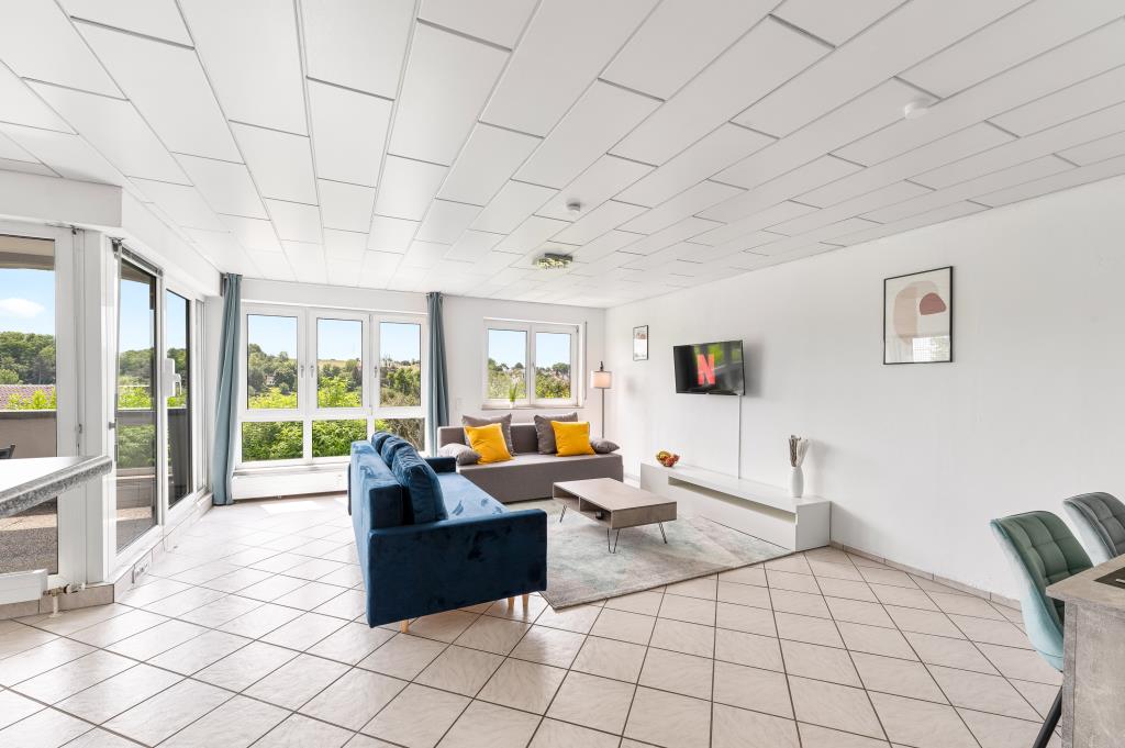 Ideale Gelegenheit! Attraktive 2,5 Zimmer-Wohnung in toller Aussicht! - Wohn-und Esszimmer (36944)