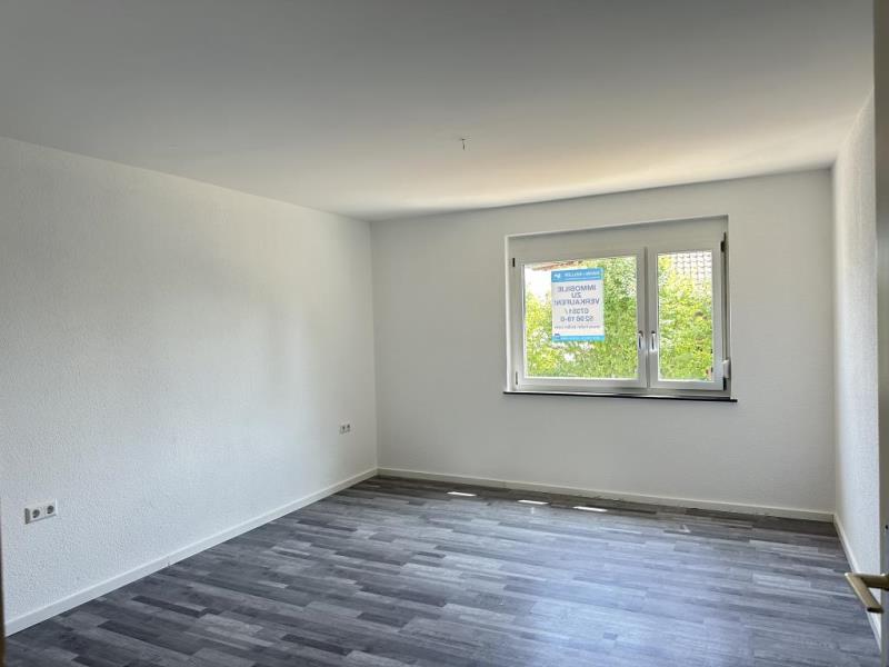 Perfekter Start ins Eigenheim: Gepflegte 3 Zimmer-Wohnung mit Sonnenbalkon! - Blick Schlafen (49773)