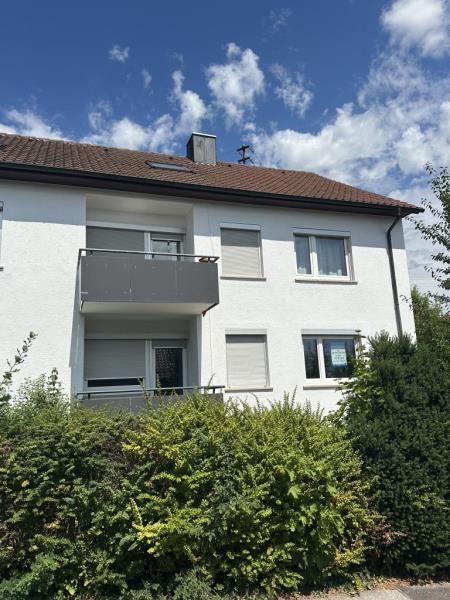 Perfekter Start ins Eigenheim: Gepflegte 3 Zimmer-Wohnung mit Sonnenbalkon! - Außenansicht Balkon (49778)