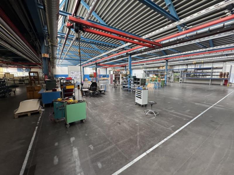 Verwicklen Sie sich! Große Produktionshalle/ - mit tollem Büro in Winterbach! - Blaue Halle 1 (50487)