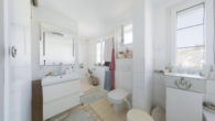 Bad_N - Zugreifen lohnt sich! Interessante 2,5 Zimmer-Wohnung in toller Lage von Nürtingen mit Gartenanteil!