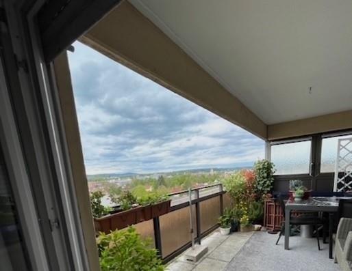 Aussicht PUR! Interessante 4,5 Zimmer-Wohnung mit Aufzug & Balkone! - Balkon-Nr. 1 (46124)