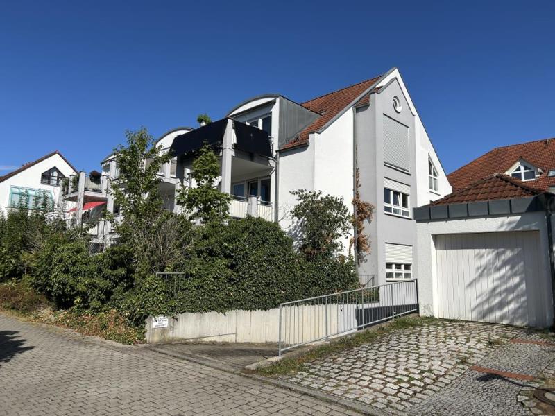3-Zimmer-Wohnung mit Wohlfühlfaktor – moderne Heizung ist bereits komplett auf den Weg gebracht! - Außenansicht (52087)