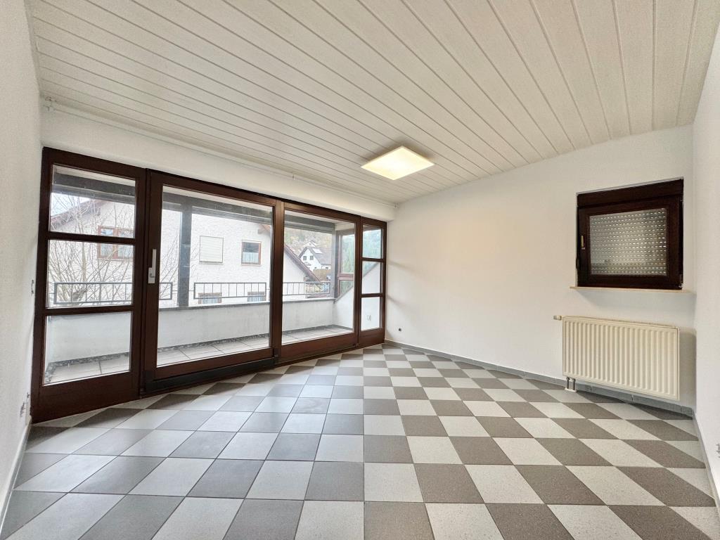 Kapitalanleger aufgepasst! Saniertes 3- Familienhaus in ruhiger Lage von Rudersberg- Asperglen! - Wohnbereich DG (31013)