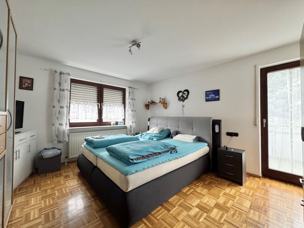 Kapitalanleger aufgepasst! Saniertes 3- Familienhaus in ruhiger Lage von Rudersberg- Asperglen! - Schlafzimmer EG (31008)