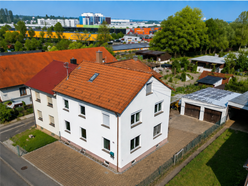 Großzügiges Einfamilienwohnhaus mit 8 Zimmern für die große Familie! - Drohnenbild_2 (50192)