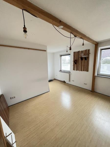 Großzügiges Einfamilienwohnhaus mit 8 Zimmern für die große Familie! - Zimmer EG (50196)