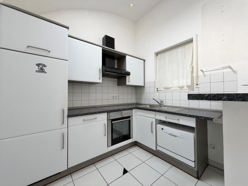 Charmantes Wohnen! Attraktive 2 Zimmer Wohnung mit TG- Stellplatz und Balkon! - Küche (49577)