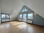 Wohn- und Esszimmer - Charmantes Wohnen! Attraktive 2 Zimmer Wohnung mit TG- Stellplatz und Balkon!