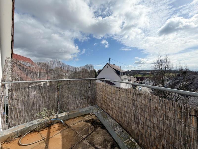 Sofort beziehbar! Interessante 2 Zimmer-Wohnung mit sonniger Dachterrasse! - Balkon (45207)