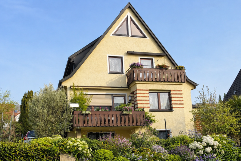 Zentrales Wohnen! Gemütliches freistehendes Einfamilienhaus in Ebersbach! - Ebersbach (Fils) (50958)