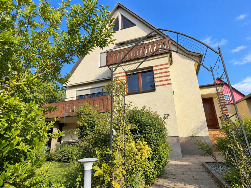 Wohnen mit Perspektive! Einfamilienhaus mit Garten im Herzen von Ebersbach! - Ebersbach (Fils) (53982)