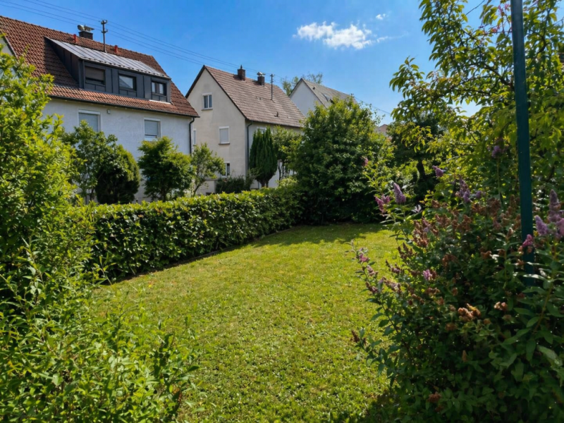 Zentrales Wohnen! Gemütliches freistehendes Einfamilienhaus in Ebersbach! - Garten (52475)