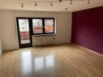 Wohnzimmer - Blick ins Grüne! 3 Zimmer-Wohnung mit Balkon in ruhiger Wohnlage!