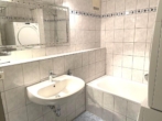 Badezimmer - Blick ins Grüne! 3 Zimmer-Wohnung mit Balkon in ruhiger Wohnlage!
