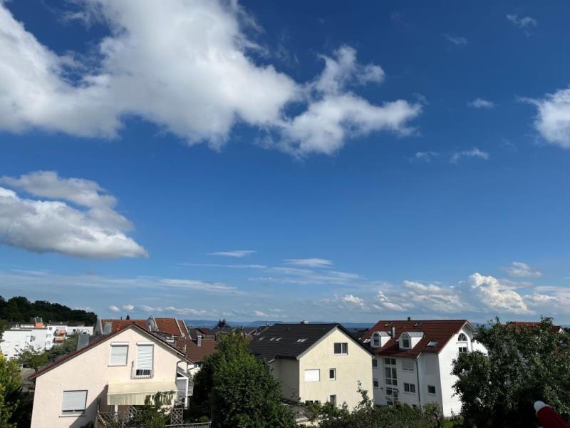 Interessante 2 Zi-Dachstudio-Wohnung in Ostfildern- Ruit! - Balkonaussicht (51284)