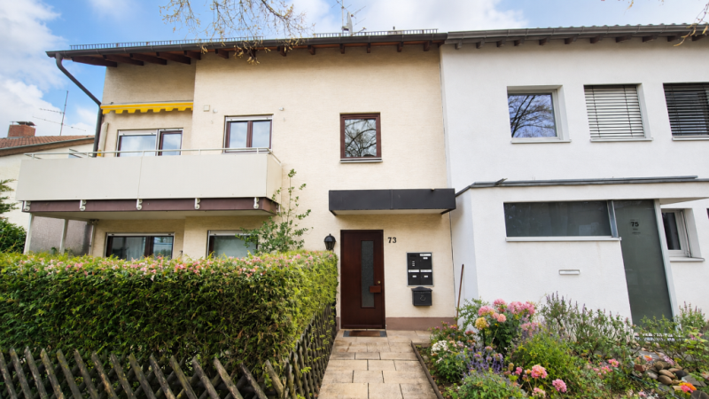 Gestalten Sie nach Ihren Wohnideen! Tolle 3,5 Zimmer-Wohnung mit Balkon! - Außenansicht (50555)