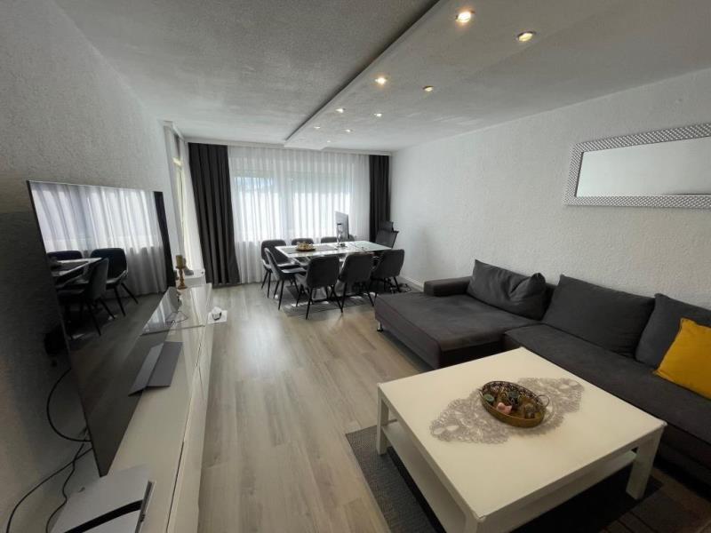 Stilvolles Wohnen! Moderne 3 Zimmer-Wohnung mit Balkon in toller Wohnlage! - Wohnzimmer (47798)