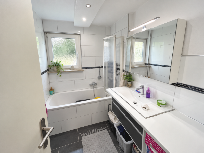 Moderner Wohnkomfort! Stilvolle 3 Zimmer-Wohnung mit sonnigem Balkon! - Tageslichtbad (52996)