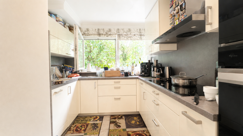 2 in 1! Vermietete 3 Zimmer Wohnung + 2 Zimmer Wohnung zur Eigennutzung! - Küche (52573)