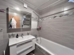 Badezimmer - Überzeugen Sie sich von dieser schönen 4,5 Zimmer-Wohnung mit Balkon!