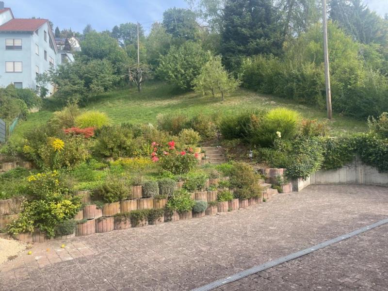 Zentrales Wohnen! Charmantes freistehendes Zweifamilienhaus mit Garten! - Garten (53162)