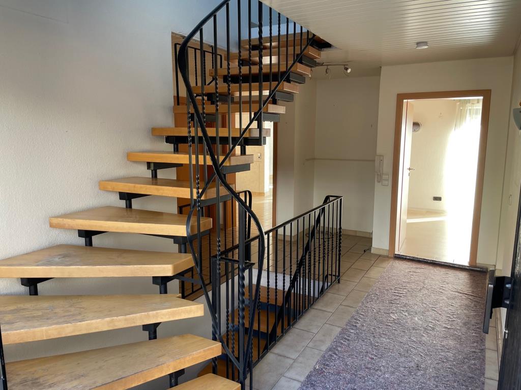 Wohntraum erfüllen! 2. Familien unter 1. Dach mit Garten in Schwäbisch Gmünd! - Flur (39214)