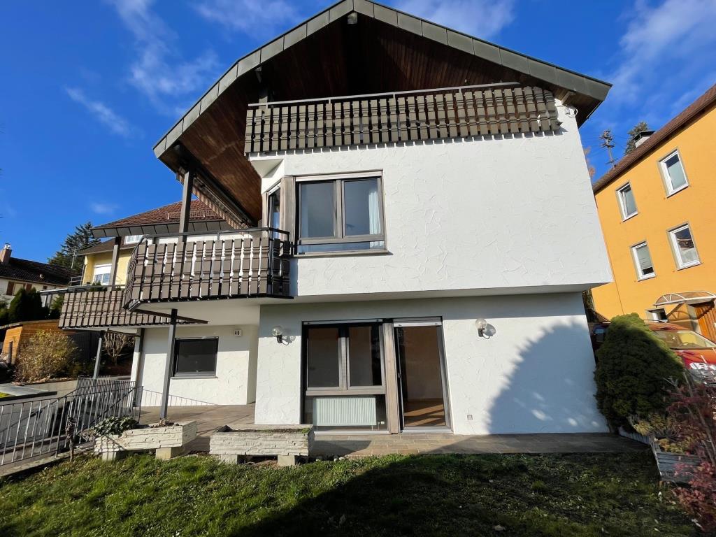 Platz für 2. Familien! Attraktives freistehendes Zweifamilienhaus mit Garten! - Schwäbisch Gmünd (38932)