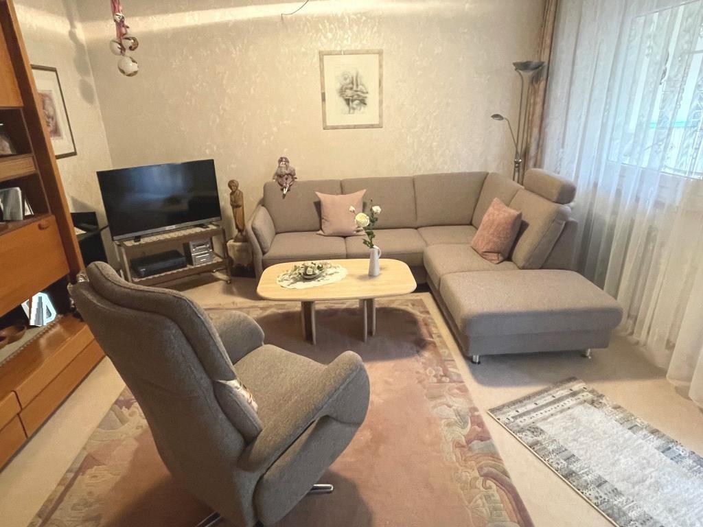 Jetzt erwerben & später beziehen! Gepflegte 2 Zimmer-Wohnung mit Balkon! - Wohnbereich (38267)