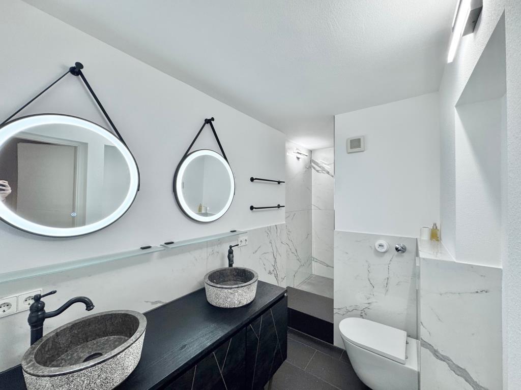 Platz für die ganze Familie! Interessante 4 Zimmer-Wohnung in Aichwald! - Badezimmer (38733)