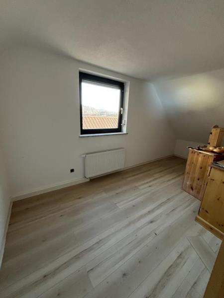 Kopie von Interessante Gelegenheit - Häuschen zum Fertigrenovieren und Einziehen! - Schlafzimmer (44967)