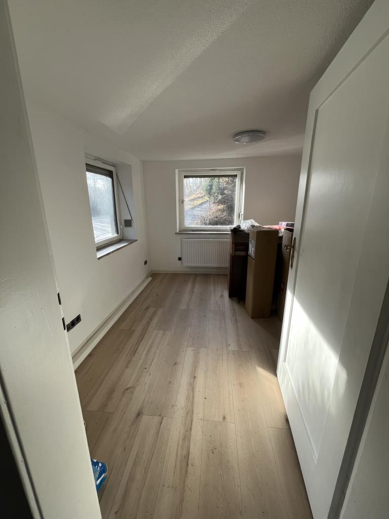 Interessante Gelegenheit - Häuschen zum Fertigrenovieren und Einziehen! - Wohnzimmer (40963)