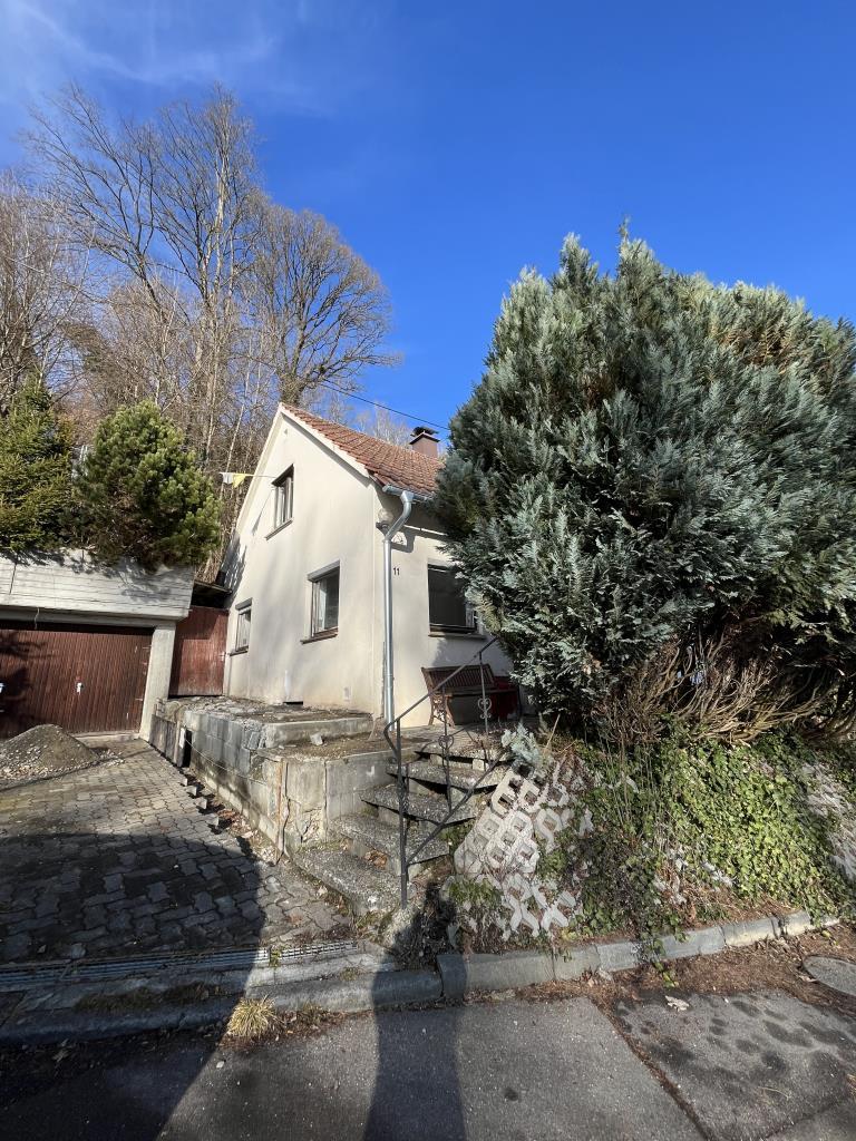 Interessante Gelegenheit - Häuschen zum Fertigrenovieren und Einziehen! - Außenansicht 2 (40806)