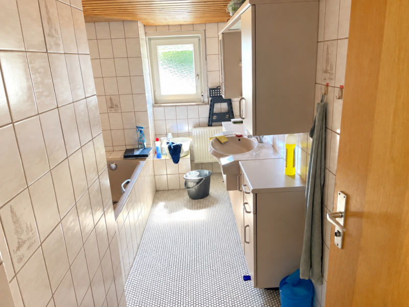 Seltene Gelegenheit! Historisches Bauernhaus mit Scheune in Reichenbach! - Tageslichtbad (53286)