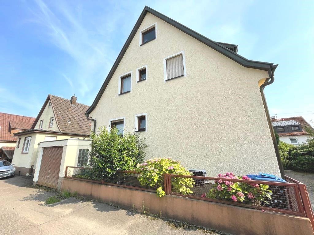 Platz für die ganze Familie! Zentrales freistehendes Einfamilienhaus mit Garten! - Ebersbach (Fils) (42432)