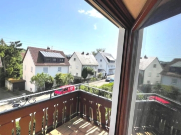 Familien aufgepasst! Interessantes Einfamilienhaus mit 2. Balkone & Garten!, 73061 Ebersbach(Fils), Einfamilienhaus