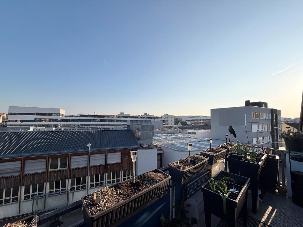 Interessante Fernsicht! Attraktive 3,5 Zimmer-Wohnung mit Balkon! - Aussicht (43031)