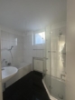Bad - Stilvolle 3 1/2 Zimmer-Wohnung im Bungalowstil - barrierearm und modern! - Bezugsfrei -