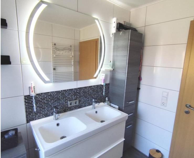 Einziehen & Wohlfühlen! Hochwertige 4,5 Zimmer-Wohnung für tolle Ansprüche! - Tageslichtbad (47969)