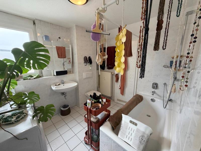 Attrakitves Angebot! Interessante 2,5 Zimmer-Wohnung mit Dachterrasse! - Tageslichtbad (50433)