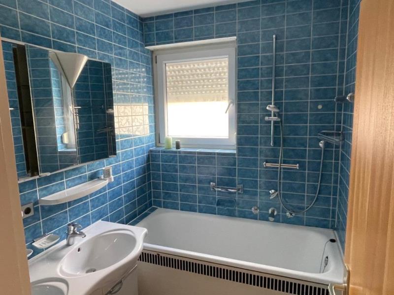 Renovieren & Gesaltung! Zentrale 4,5 Zimmer-Wohnung mit sonnigem Balkon! - Tageslichtbad (45888)
