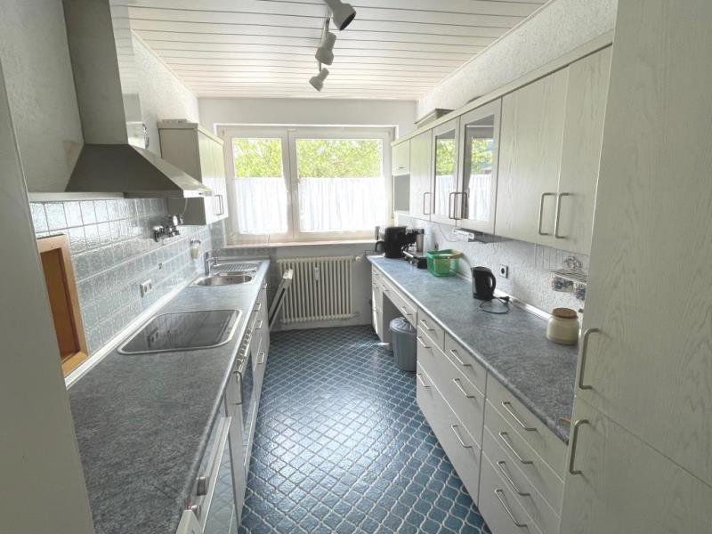 Wohnen in der City! Interessante 4 Zimmer-Wohnung mit Balkon & Aufzug! - Küche (50467)