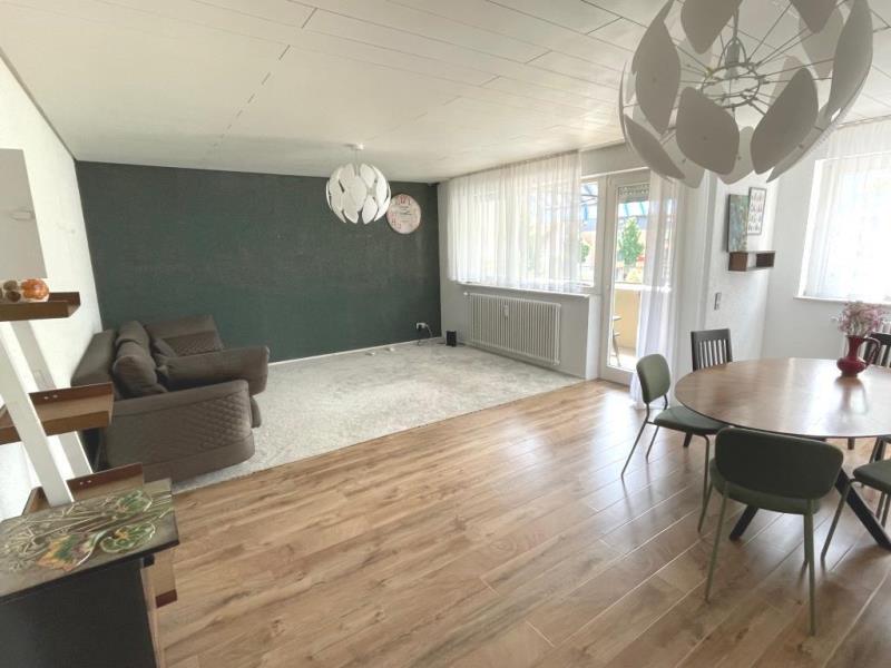 Wohnen in der City! Interessante 4 Zimmer-Wohnung mit Balkon & Aufzug! - Wohn/- Essbereich (50466)