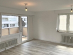Wohnzimmer - Seltene Gelegenheit! Attraktive 3 Zimmer-Wohnung mit Süd-Balkon & Aufzug!